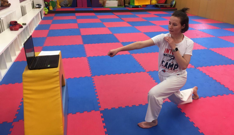 Klub TJ Karate České Budějovice: Těšíme se, až zase budeme naplno trénovat. Nyní jsou alternativou on-line tréninky