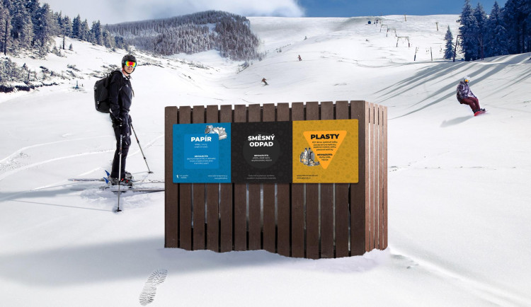 Davy turistů mohou na horách třídit odpady do speciálních třikošů.