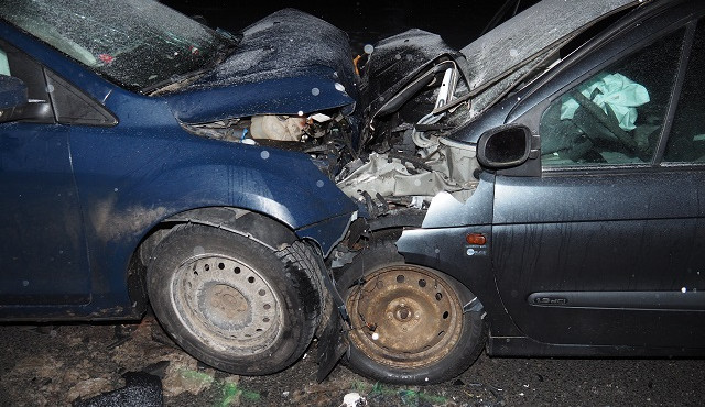 Při ranní nehodě na Táborsku se těžce zranili tři lidé