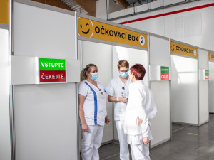 Budějcké očkovací centrum zahájilo provoz. Od čtvrtka pojede naplno