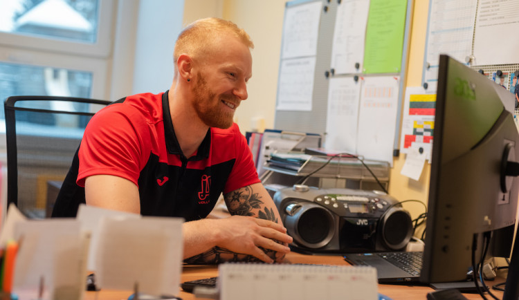 dan.kubat14@gmail.com  +420774407608