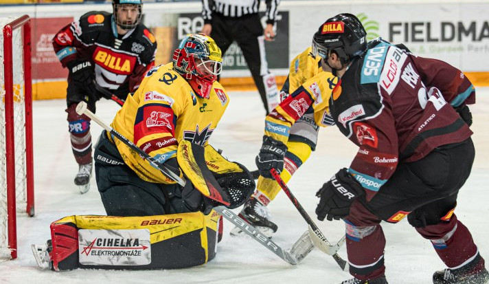 Souboj prvního s posledním Motor nezvládl ve třetí třetině