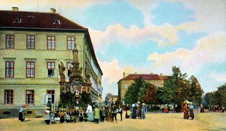 DRBNA HISTORIČKA: Mariánské sousoší vyjadřovalo poděkování za odvrácení morové epidemie