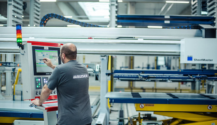 Hauser dává 110 milionů korun do expertů na plech