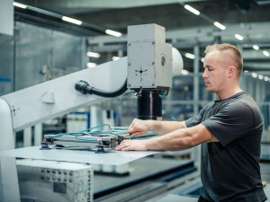 Hauser dává 110 milionů korun do expertů na plech