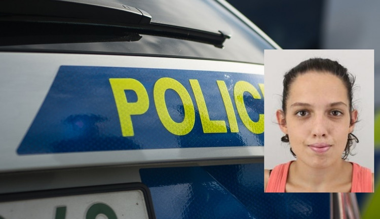 PÁTRÁNÍ: Policie hledá sedmnáctiletou matku ročního dítěte