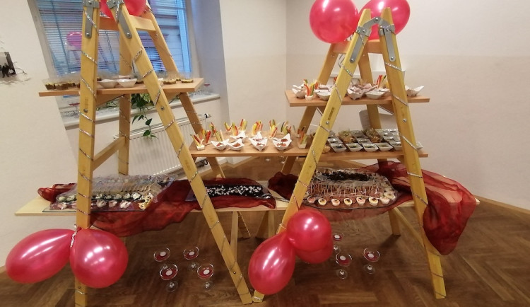 I v době lockdownu je možné se věnovat gastronomii. Střední škola a Vyšší odborná škola cestovního ruchu využívá všechny možnosti k výuce