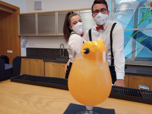 I v době lockdownu je možné se věnovat gastronomii. Žáci i učitelé  Střední školy a Vyšší odborné školy cestovního ruchu využívají všechny možnosti k výuce