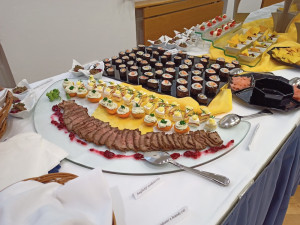 I v době lockdownu je možné se věnovat gastronomii. Žáci i učitelé  Střední školy a Vyšší odborné školy cestovního ruchu využívají všechny možnosti k výuce