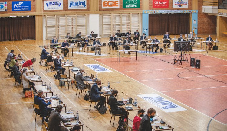 Zastupitelstvo zrušilo výbor pro IT. Členové se od října nesešli, předseda dostával desítky tisíc měsíčně