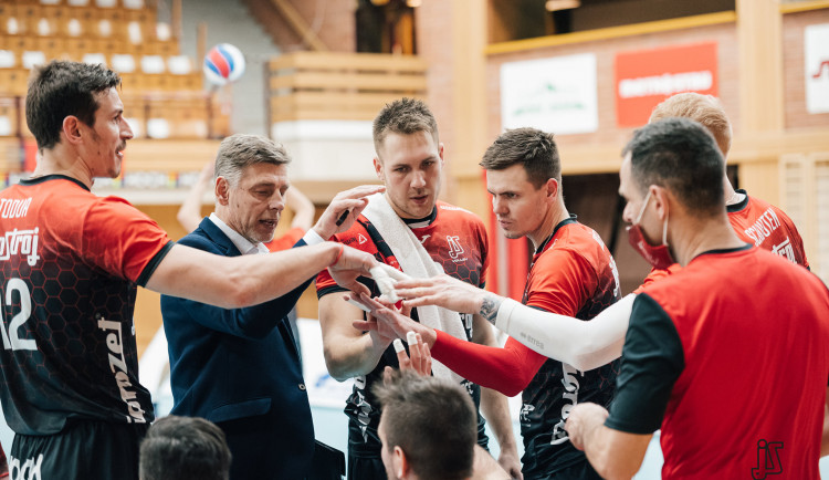 Jihostroj v Brně dominoval. V základní části obsadil druhé místo.