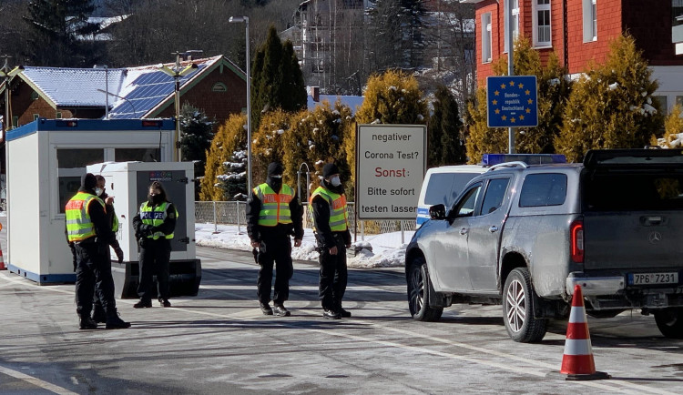 Podvodníci nabízejí falešné registrace potřebné pro vstup do Německa. Policie nabádá k využívání oficiálního webu.