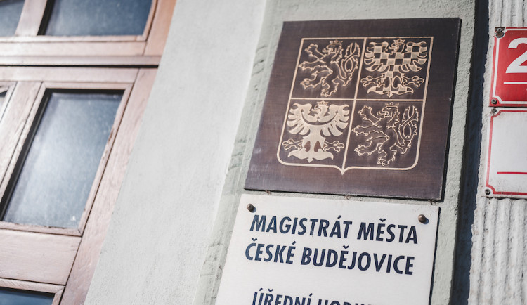 V úředních hodinách vyřídil magistrát téměř 1400 žádostí. Třetinu z nich podali lidé z jiných měst