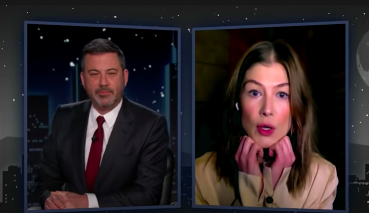 Nikdy jsem neviděla tak opilé lidi jako v raftu v Krumlově, řekla Bondgirl Pike v americké show