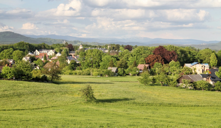 Jaký je aktuální život v nejmenší obci v kraji? Jsme rádi za výjimku pro Turnov, říká starosta