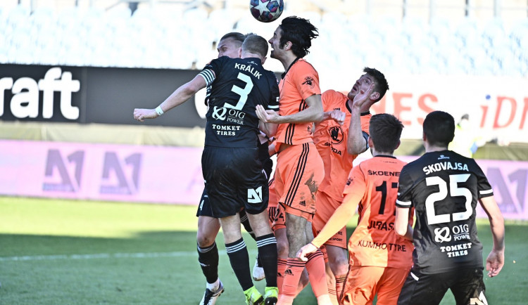 Bláznivý závěr. Dynamo ztratilo utkání s Boleslaví v závěru, doma padlo podruhé v řadě