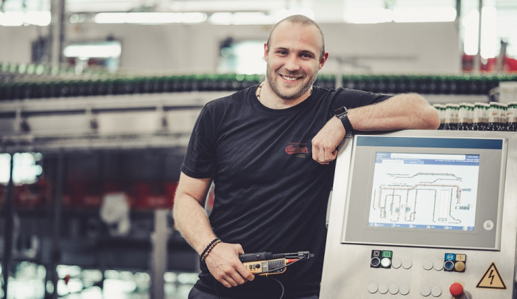 Budvar hledá nové kolegy. Elektromechanik si přijde na nadstandardní mzdu, bonusy a náborový příspěvek 30 tisíc korun