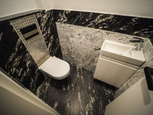 Do kamene dáváme lidskost. Je to materiál s úžasnými vlastnostmi, říká majitelka oceňovaného kamenictví Jatvar