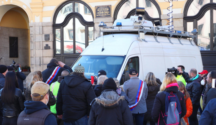 Lidé budou o víkendu znovu protestovat. Tentokrát v Jindřichově Hradci