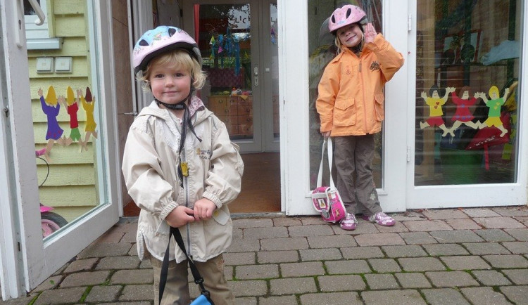 První by se podle ministra měly otevřít školky, první stupně a poslední ročníky