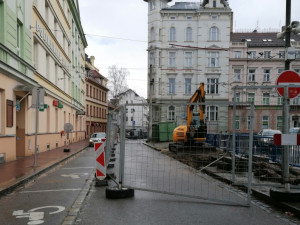 Na Sadech budují podzemní kontejnery na tříděný odpad. Hotovo bude v květnu