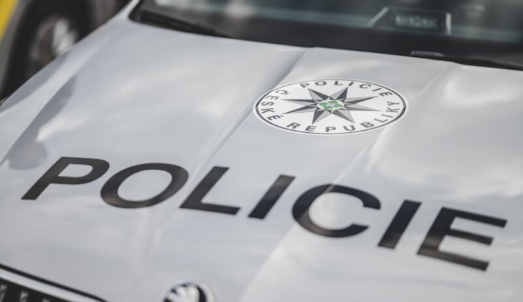 Prozvánění a vulgární nadávky. Během několika dní volali dvě dětí tisíckrát na tísňovou linku