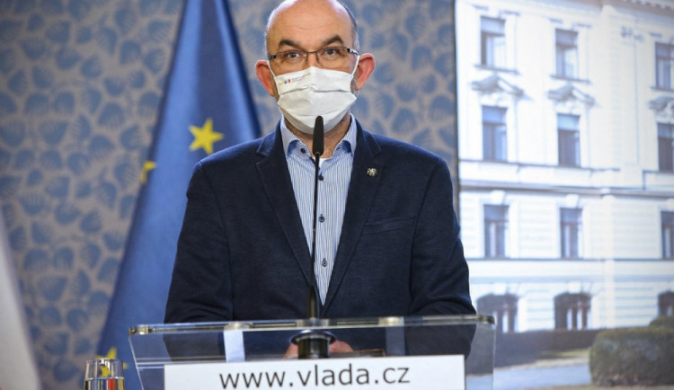 Podle Blatného by se děti mohly vrátit do škol ve druhé polovině dubna