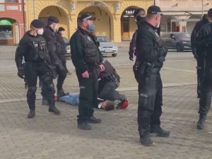 Zákrok proti mladíkovi na budějckém náměstí byl oprávněný, uvedl policejní ředitel Švejdar