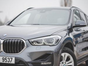 Parťák na výlet i sluha pro služební cesty. BMW X1 dokázalo skloubit luxus a kompaktnost za přijatelnou cenu