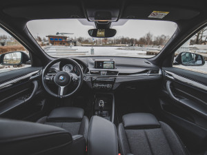 Parťák na výlet i sluha pro služební cesty. BMW X1 dokázalo skloubit luxus a kompaktnost za přijatelnou cenu