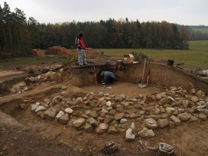 Co přinesla dálnice. Nová výstava Jihočeského muzea představí poklady odhalené dopravními stavbami