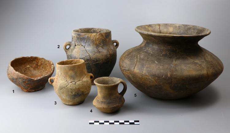 Co přinesla dálnice. Nová výstava Jihočeského muzea představí poklady odhalené dopravními stavbami