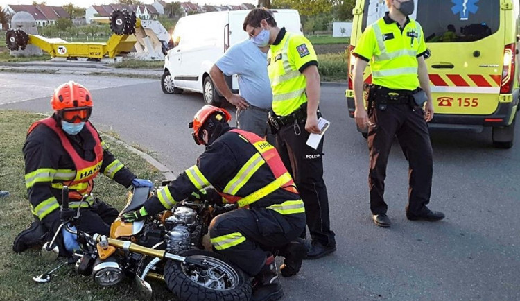 S jarem vyjeli na silnice motorkáři, záchranáři jsou ve střehu