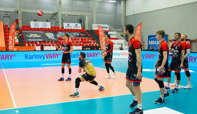 Karlovarsko využilo domácího prostředí. Jihostroj první zápas finále prohrál