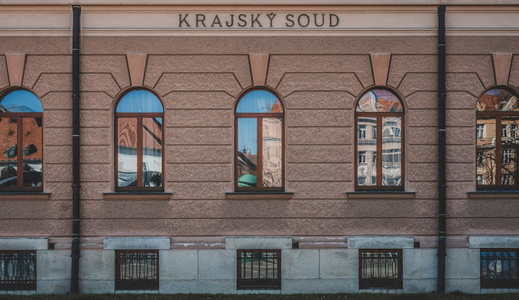 Kárný senát projednává případ soudce, po nehodě odmítl zkoušku na alkohol