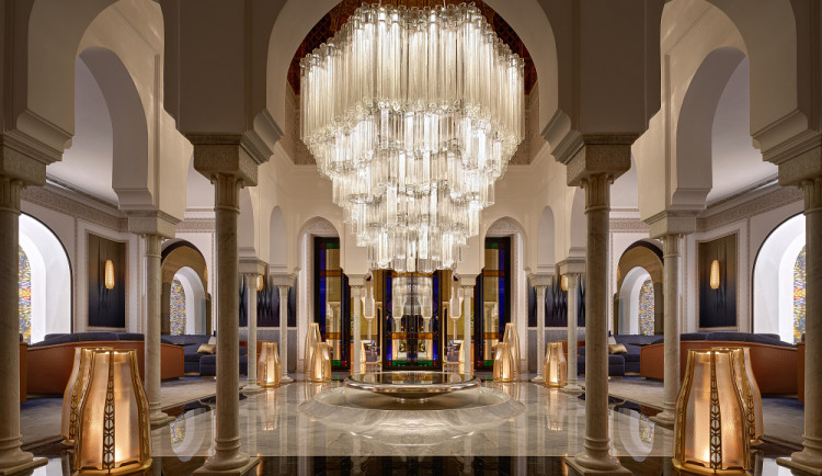 Byla to výzva, říkají skláři z Lasvitu. Jejich plastiky zdobí jeden z nejkrásnějších hotelů na světě