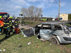 Další nehoda na železnici. Mezi Budějcemi a Hlubokou se střetl nákladní vlak s automobilem