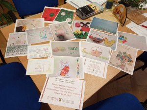 Obrázky od dětí dělaly radost seniorům a pečovatelům po celém kraji