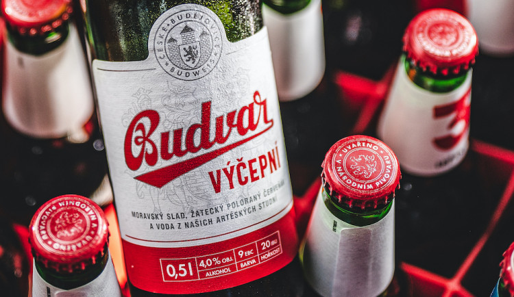 Budvar bude několik měsíců prodávat pivo v přepravkách Pardálu