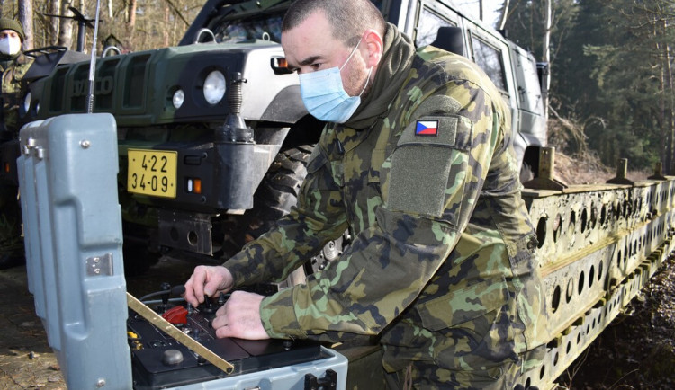Pyrotechnici z Bechyně dostali špičkové vybavení za miliony dolarů.