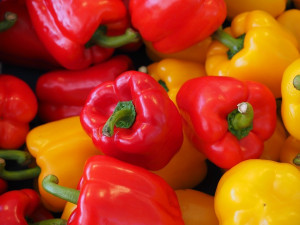 Z potravin v obchodech letos nejvíce zdražily papriky