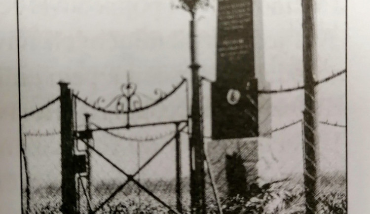 Na Branišovskou se vrátí pomník parašutisty. Připomíná tragický seskok z roku 1923