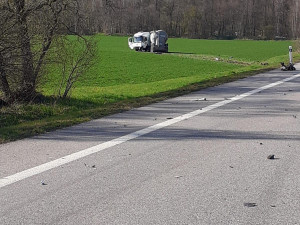 Vážná nehoda u Vodňan. Silnice je uzavřena, doprava je vedena po objízdné trase
