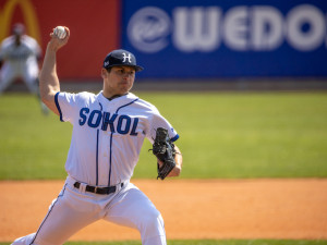 Baseballisté Sokola Hluboká si po páteční smolné prohře v prodloužení dvakrát poradili s extraligovým mistrem Draci Brno