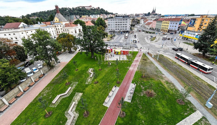 Mendlovo náměstí získá novou kanalizaci, původní vodovody slouží přes sto let