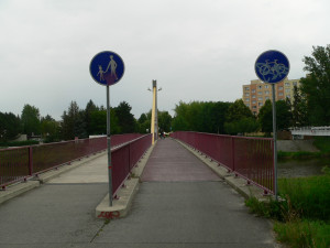 Frekventovaná lávka přes Vltavu se bude opravovat. Hotovo bude na konci června