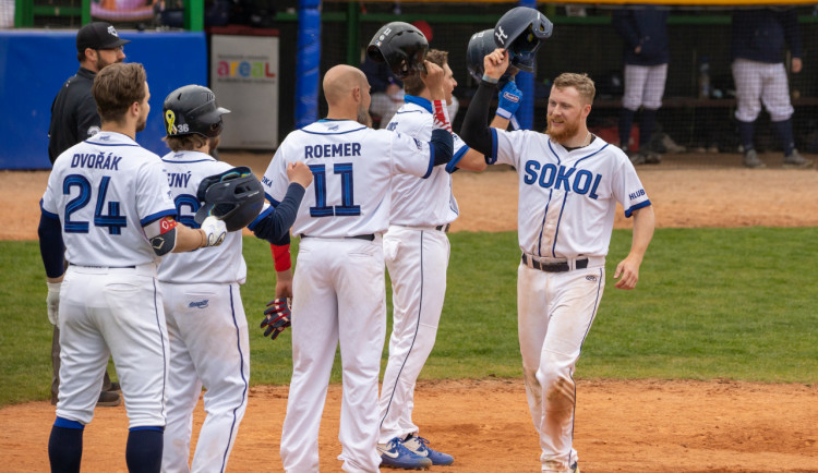 Nováčci extraligy Sokol a Blesk se v sobotním dvojutkání rozešli smírně a získali každý po bodu