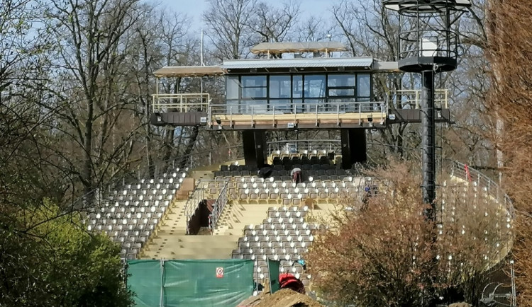 Práce na otáčivém hledišti se chýlí ke konci. První představení bude už v červnu
