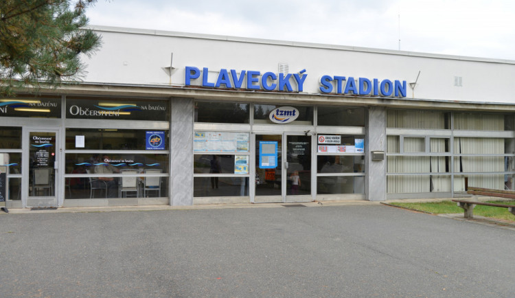 Tábor zvažuje, že by při modernizaci bazénu vybudoval pohyblivé dno