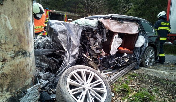 U Dolního Dvořiště havarovalo osobní auto. Nehodu nepřežil mladý muž